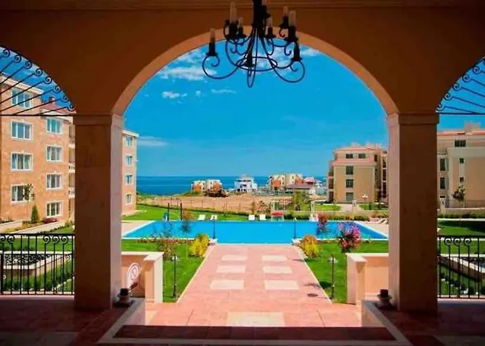 E32 Atia Chernomoretz Appartement *